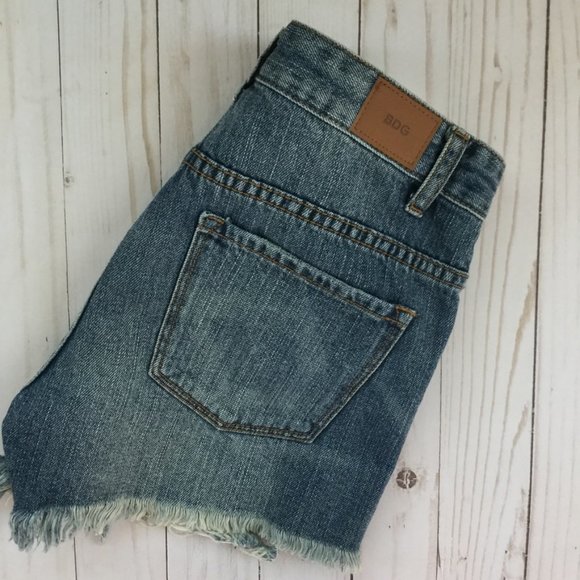 Urban Outfitters High Waist Fringe Denim  Shorts NWT SZ 2 - Picture 4 of 5